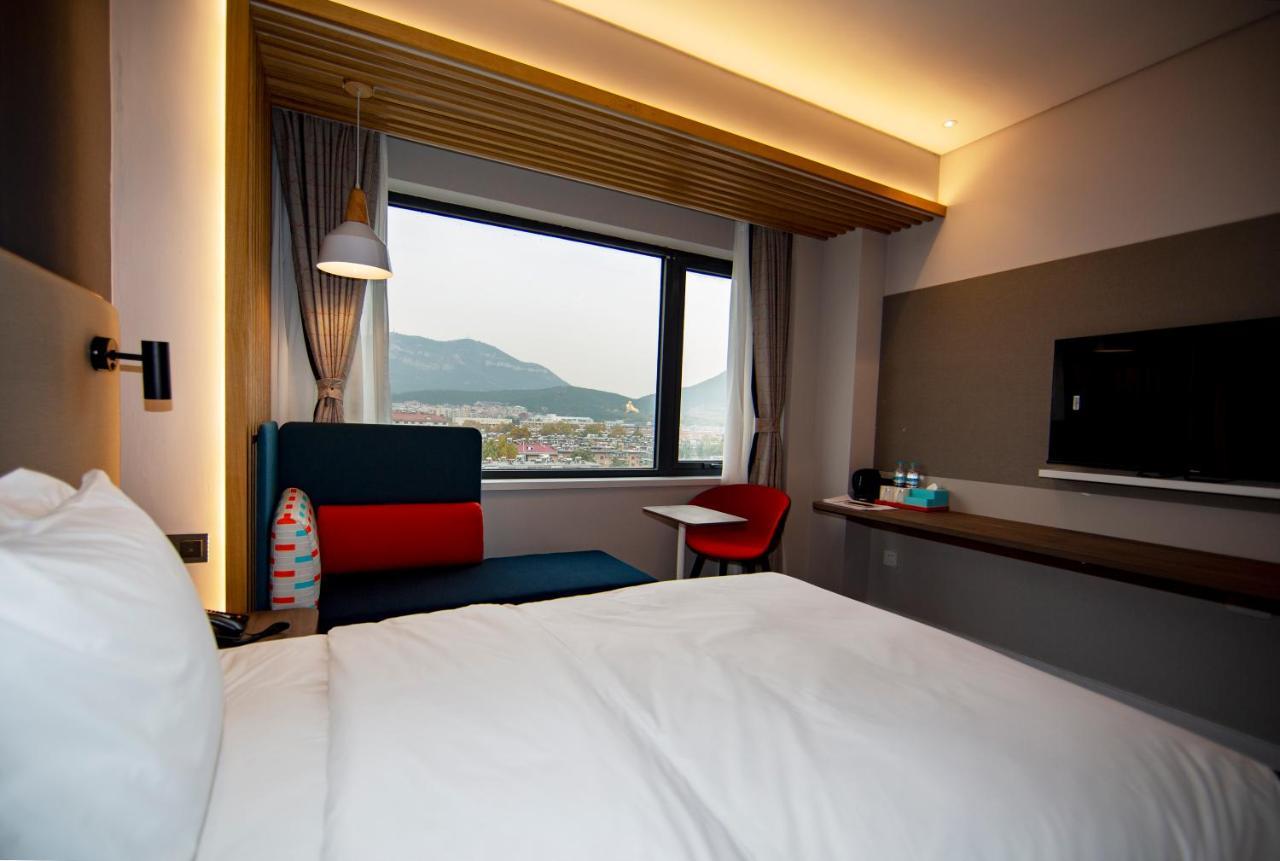 Holiday Inn Express Jinan Jingshi Road, An Ihg Hotel Ngoại thất bức ảnh
