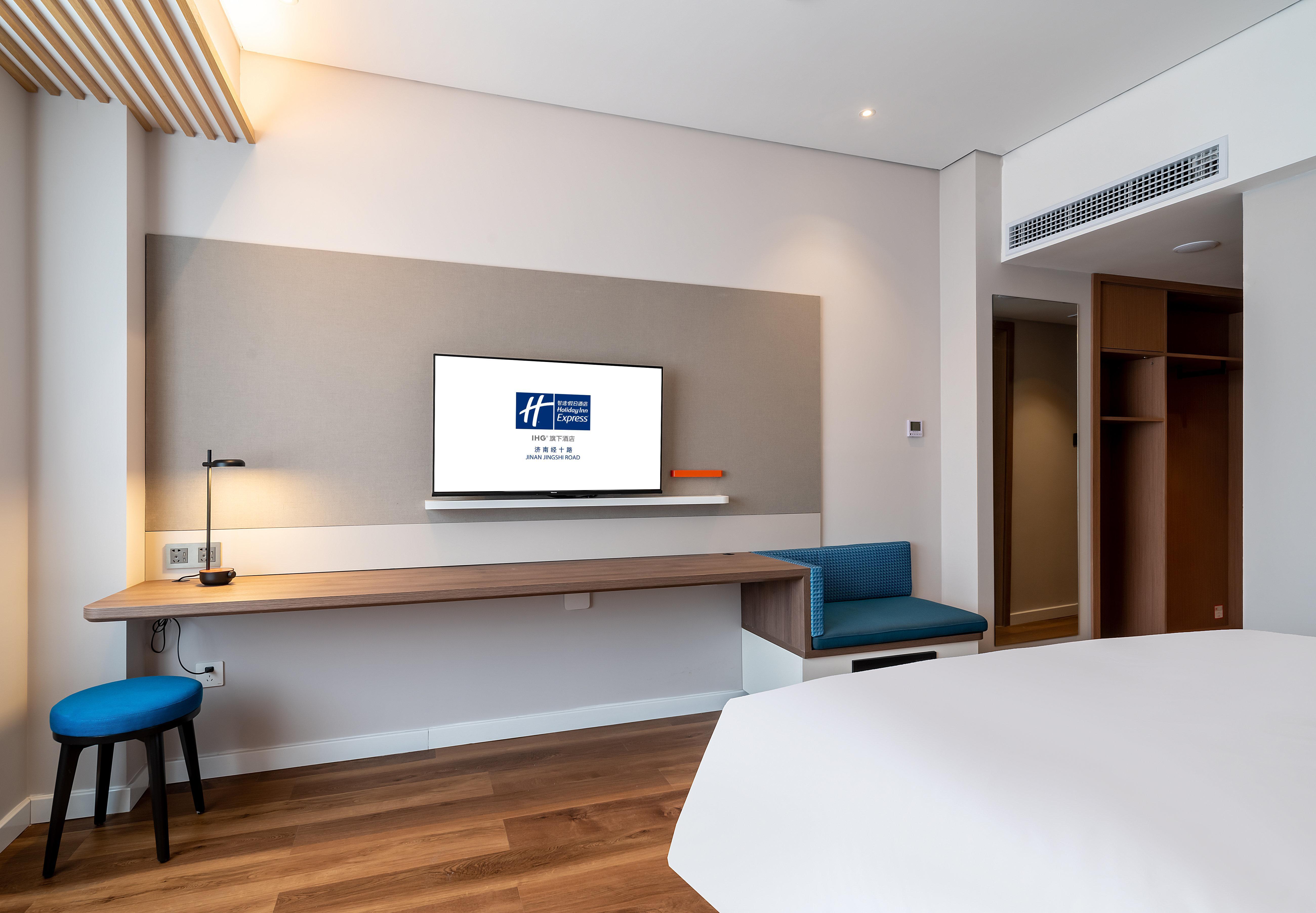 Holiday Inn Express Jinan Jingshi Road, An Ihg Hotel Ngoại thất bức ảnh