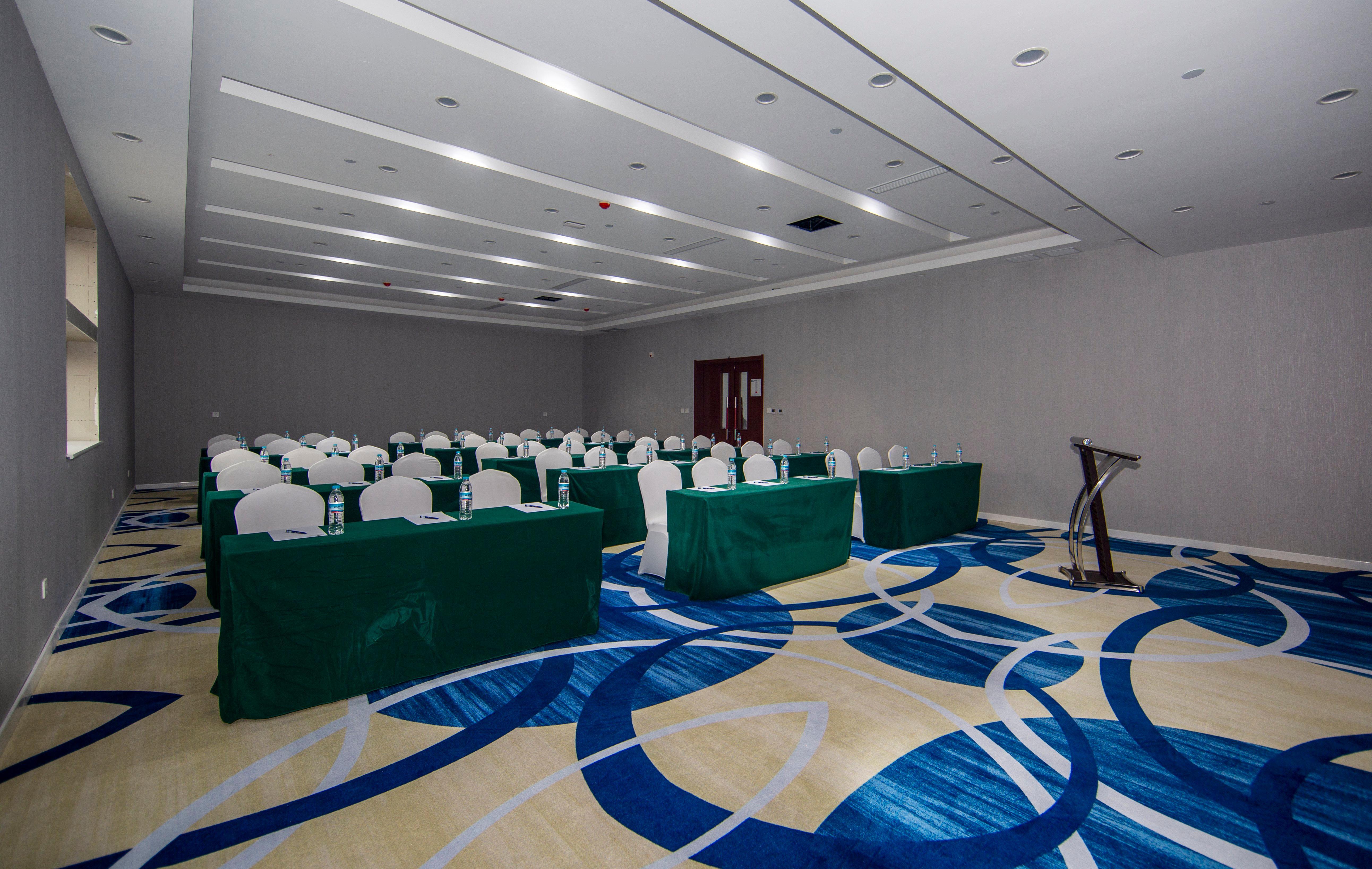 Holiday Inn Express Jinan Jingshi Road, An Ihg Hotel Ngoại thất bức ảnh